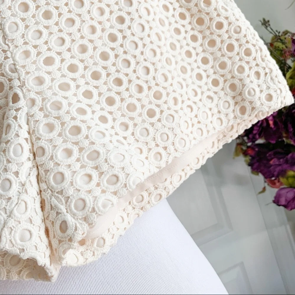 Banana Republic Cream Eyelet Lace Shorts